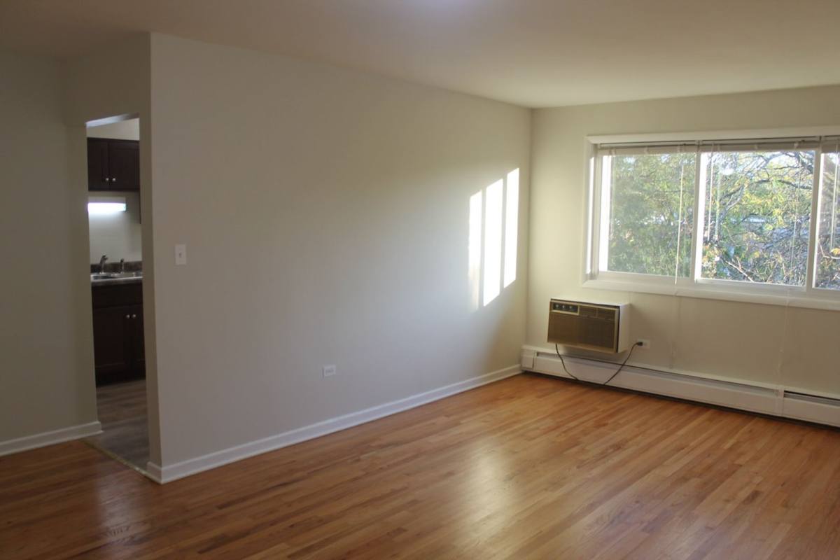 Apartment for rent at 1507-25 Howard St, Evanston, IL 60202