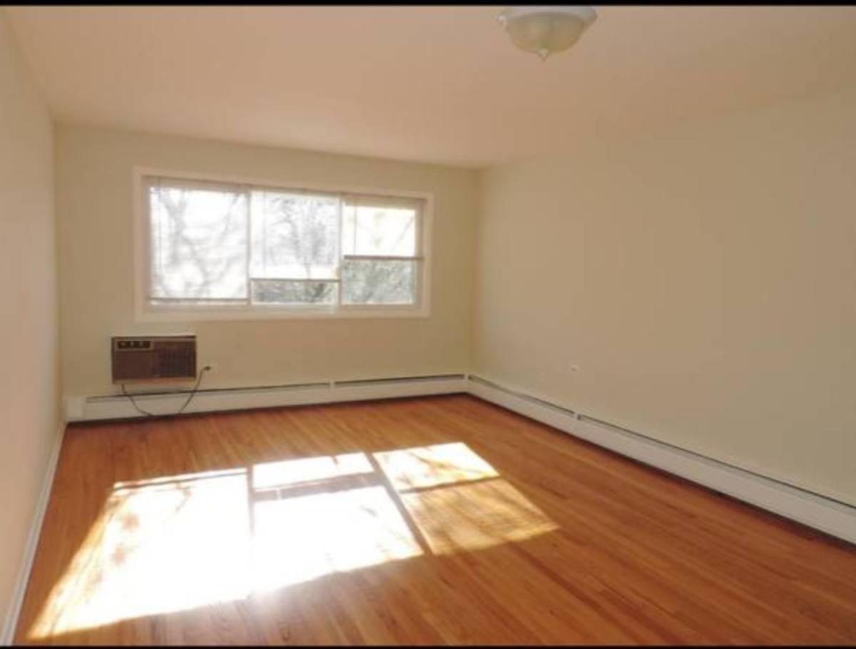 Apartment for rent at 1507-25 Howard St, Evanston, IL 60202