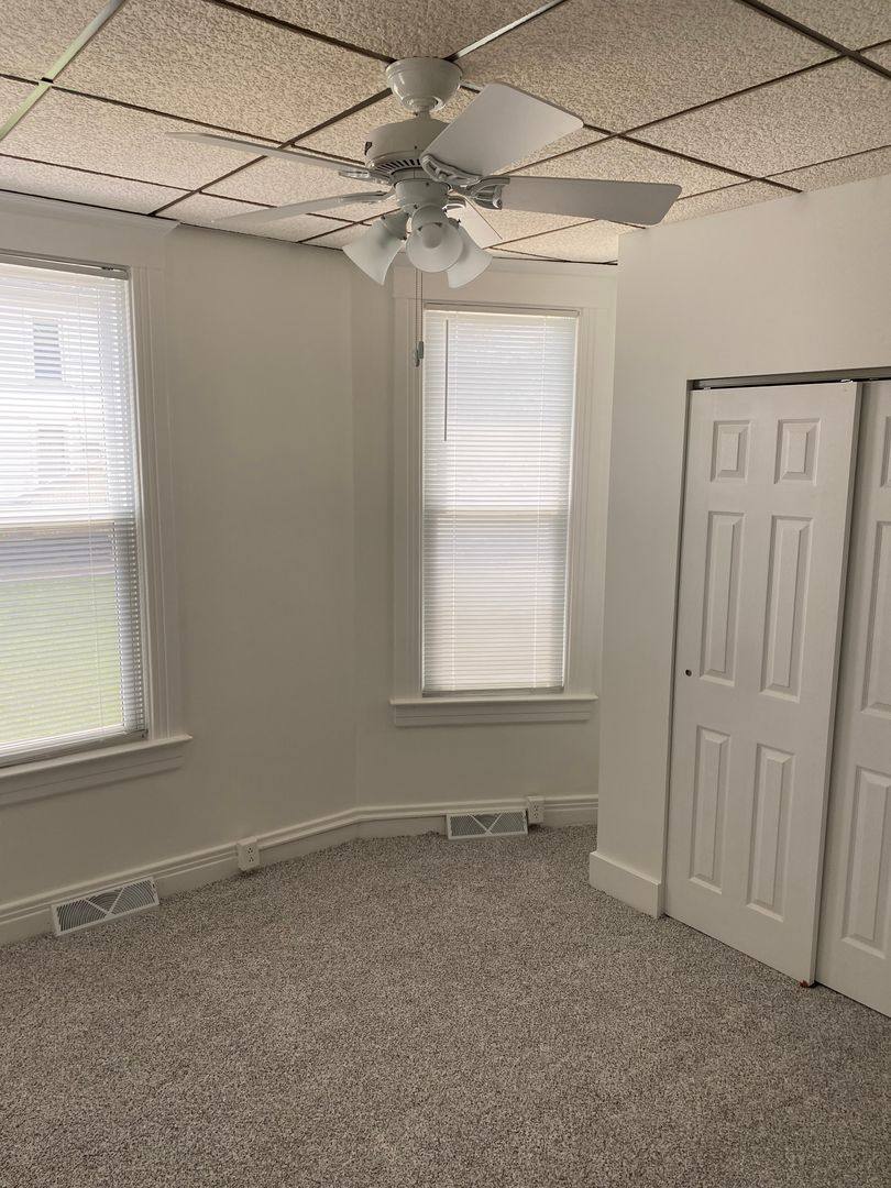 Apartment for rent at 914 S 2nd, Springfield, IL 62704