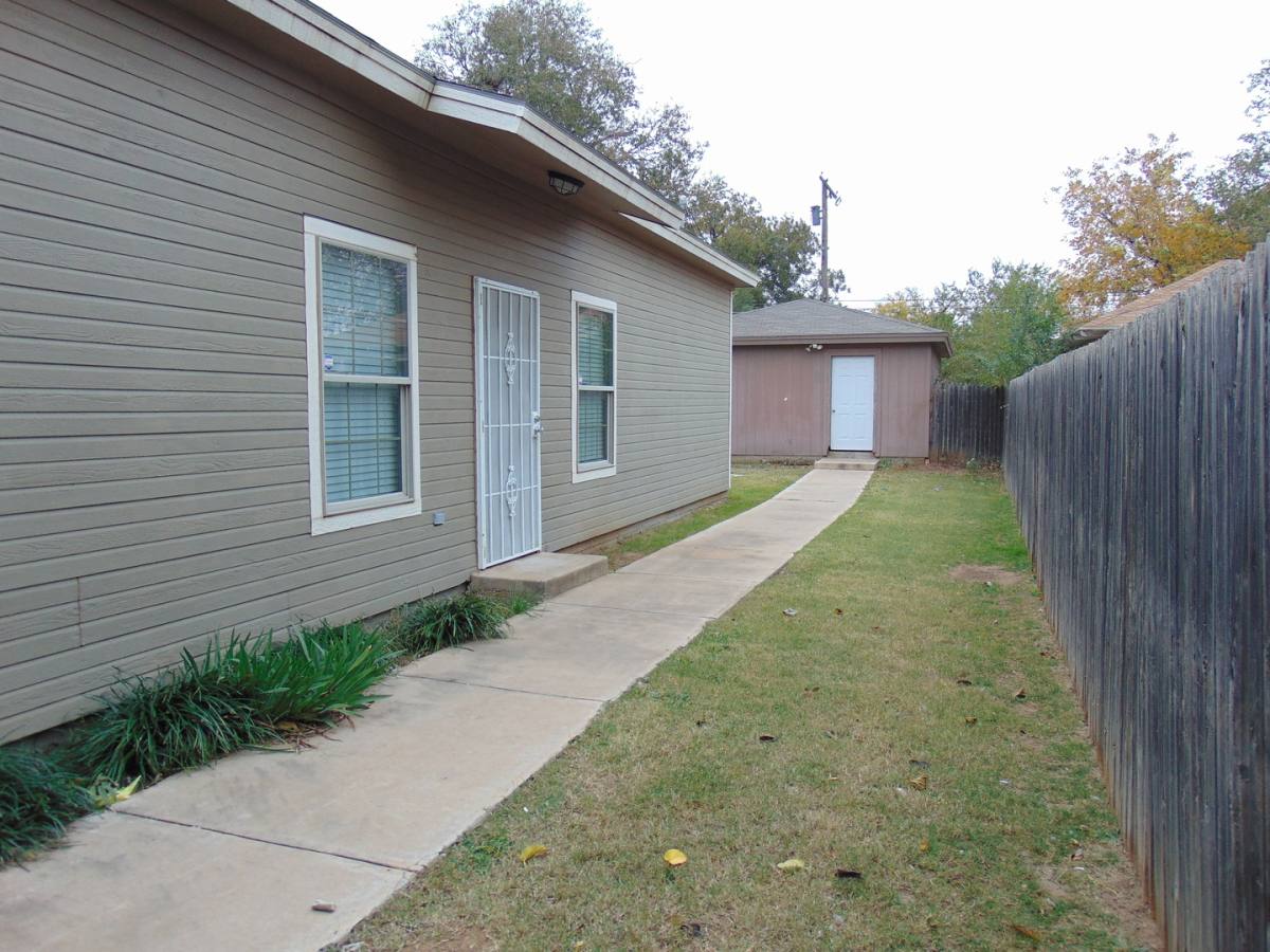 Apartment for rent at 1712 23rd St, Lubbock, TX 79411