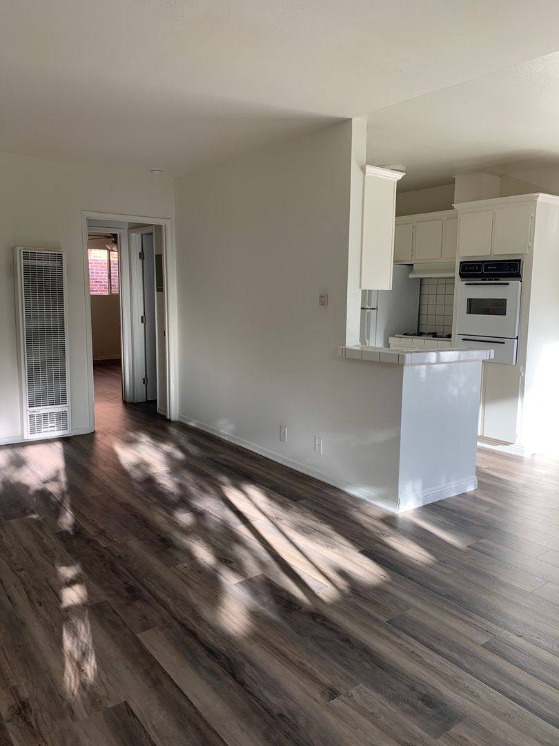 Apartment for rent at 7067 Hawthorn Ave, Los Angeles, CA 90028
