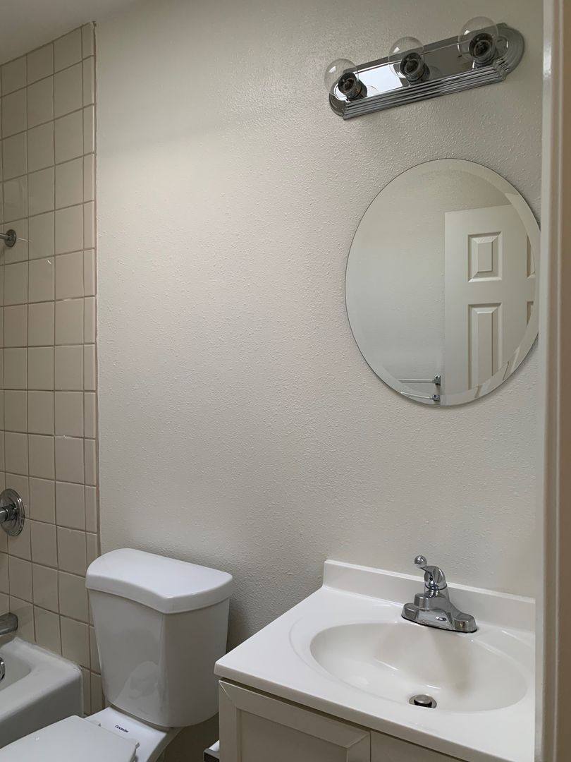 Apartment for rent at 7067 Hawthorn Ave, Los Angeles, CA 90028