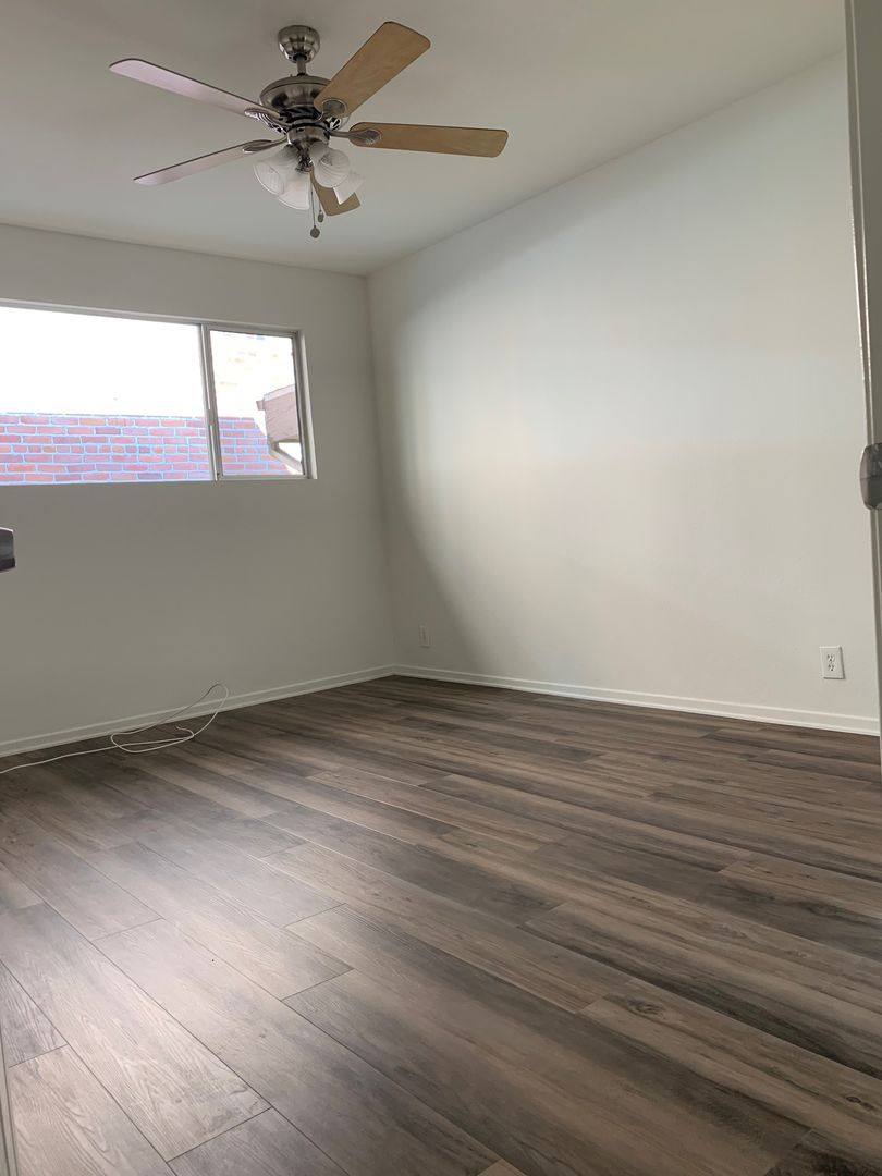 Apartment for rent at 7067 Hawthorn Ave, Los Angeles, CA 90028