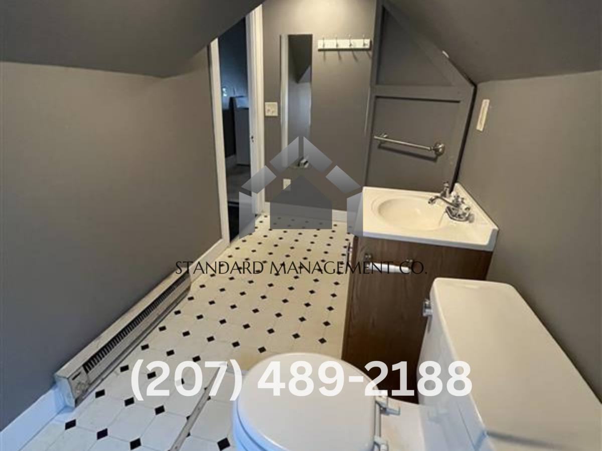 Apartment for rent at 16 W St, Waterville, ME 04901