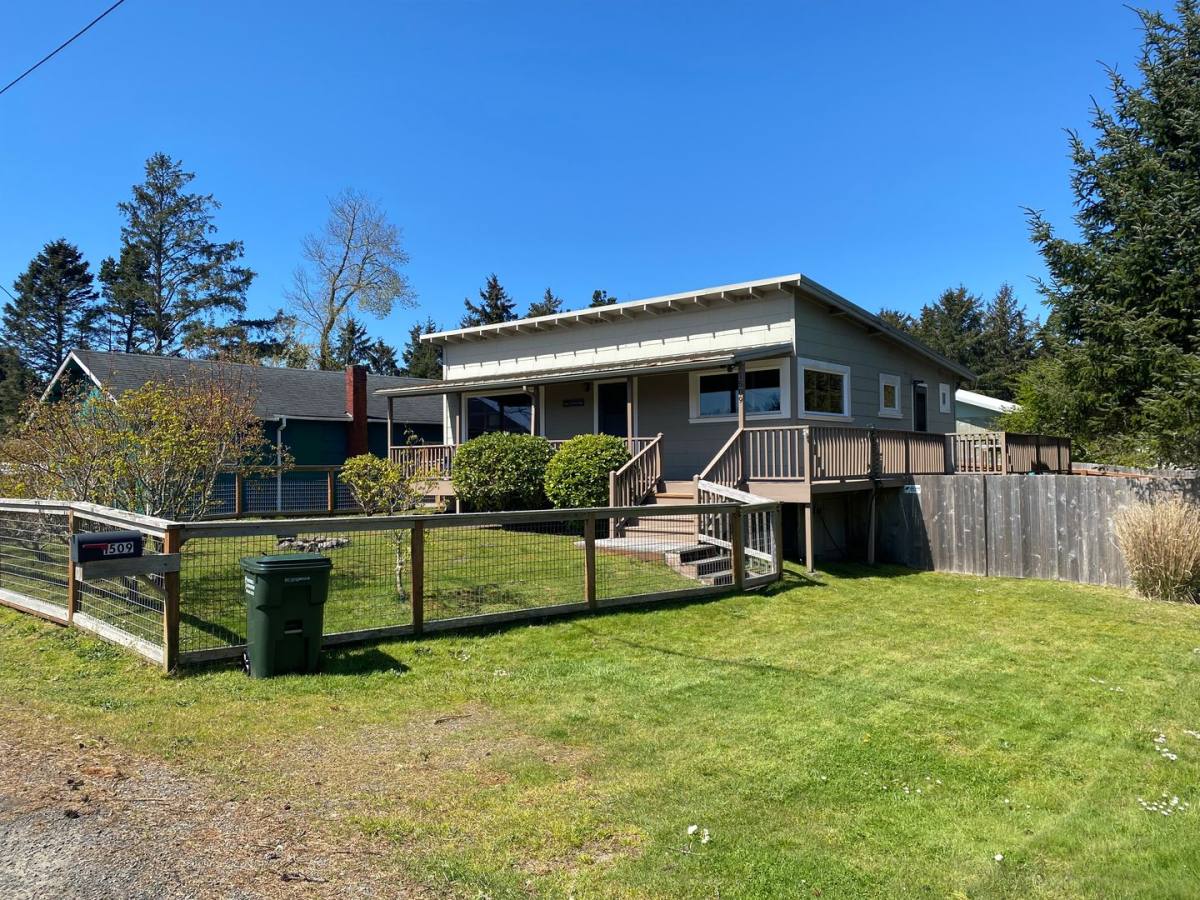 House for rent at 1509 178th Place, Long Beach, WA 98631