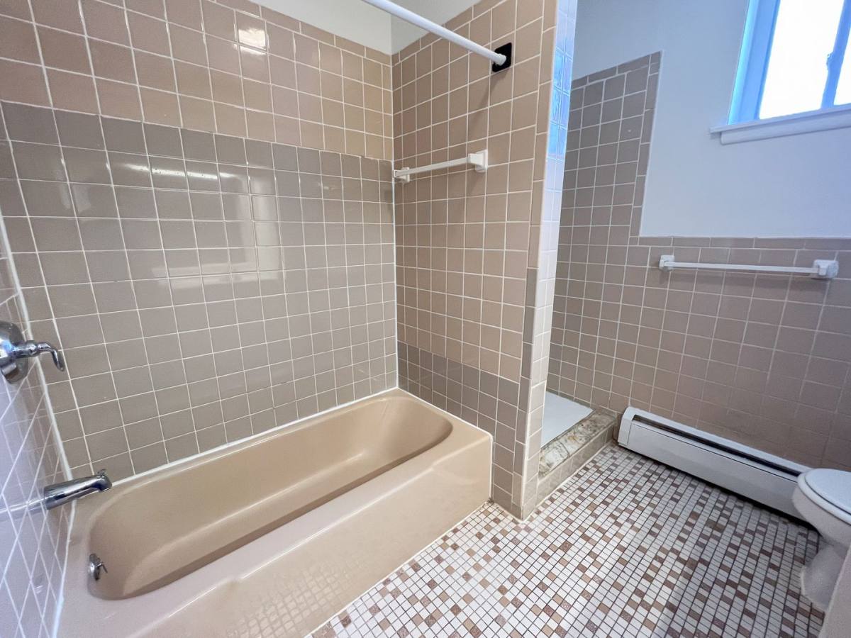 Apartment for rent at 10 Lincoln St, Hartford, CT 06106