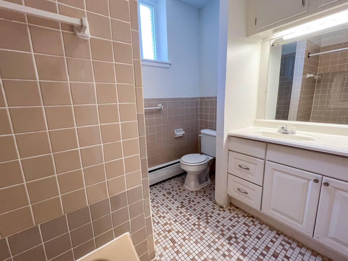 Apartment for rent at 10 Lincoln St, Hartford, CT 06106