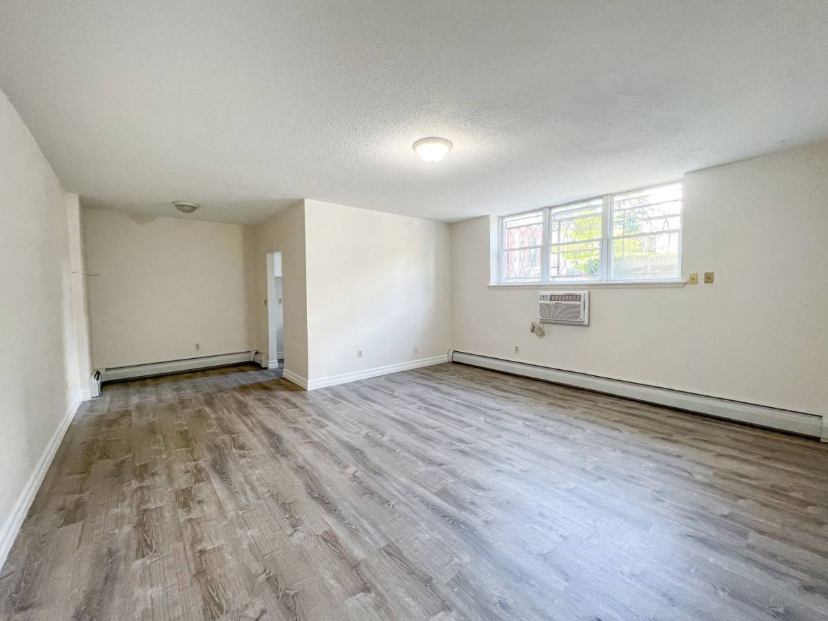Apartment for rent at 10 Lincoln St, Hartford, CT 06106