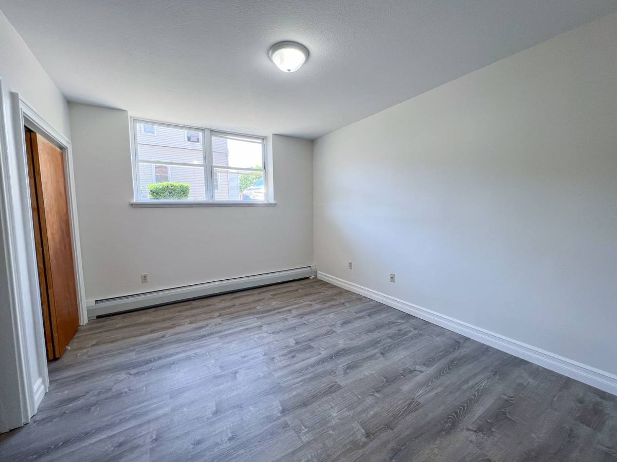 Apartment for rent at 10 Lincoln St, Hartford, CT 06106