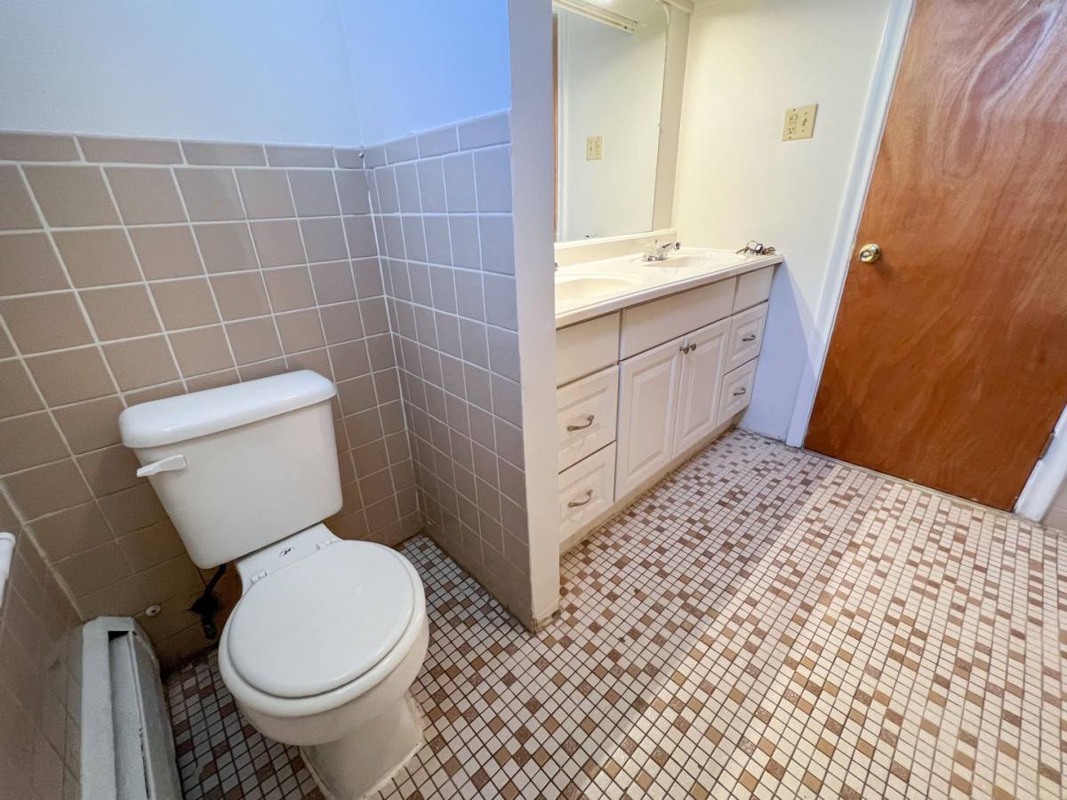 Apartment for rent at 10 Lincoln St, Hartford, CT 06106