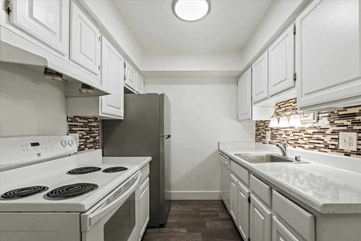 Apartment for rent at 25400 Basin St, Southfield, MI 48033