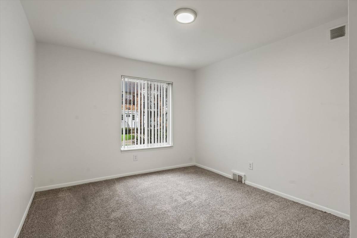 Apartment for rent at 25400 Basin St, Southfield, MI 48033