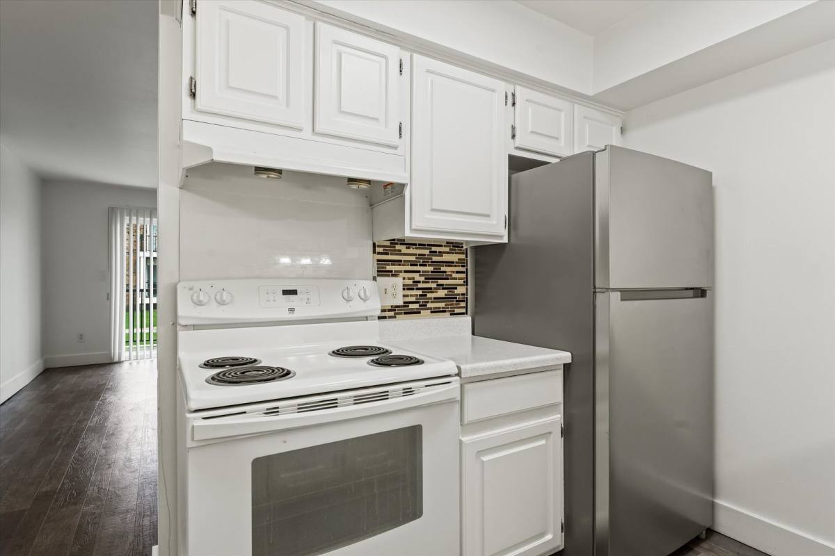 Apartment for rent at 25400 Basin St, Southfield, MI 48033