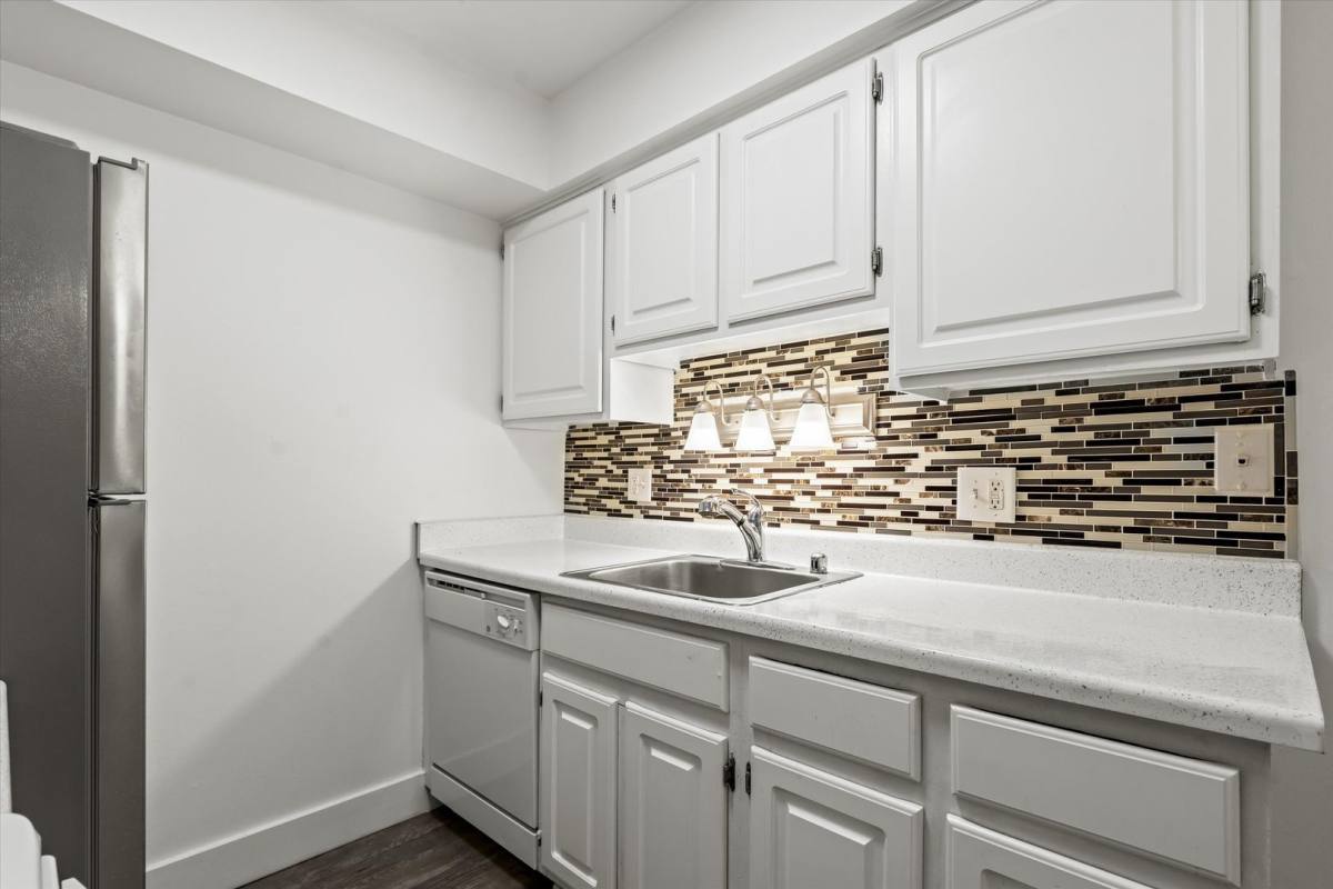 Apartment for rent at 25400 Basin St, Southfield, MI 48033