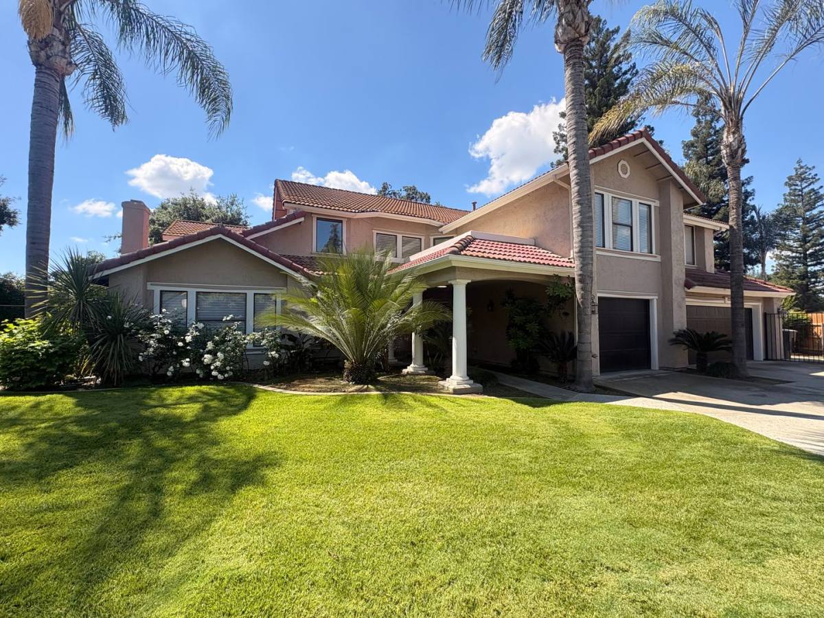 House for rent at 5339 W Sweet Court, Visalia, CA 93291