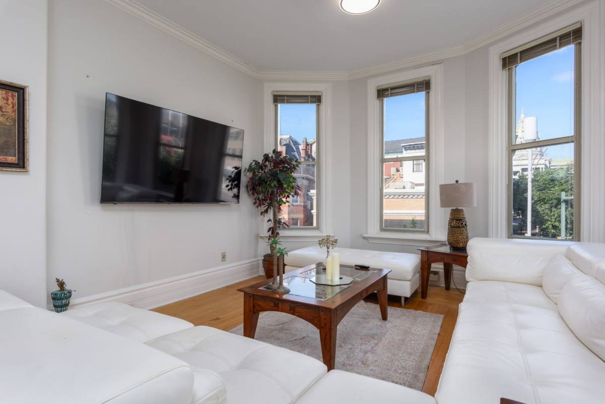 Apartment for rent at 132 State St, Harrisburg, PA 17101