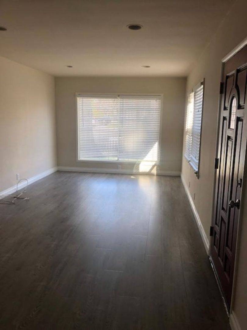 Apartment for rent at 14022 Burbank Blvd, Van Nuys, CA 91401
