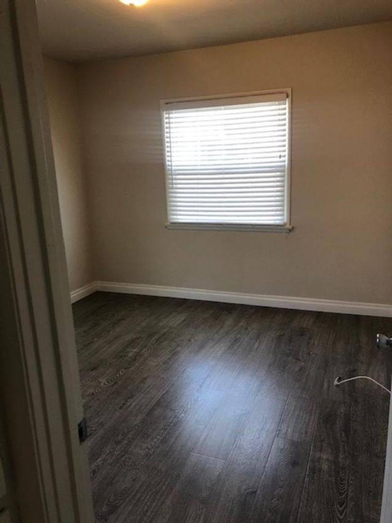 Apartment for rent at 14022 Burbank Blvd, Van Nuys, CA 91401