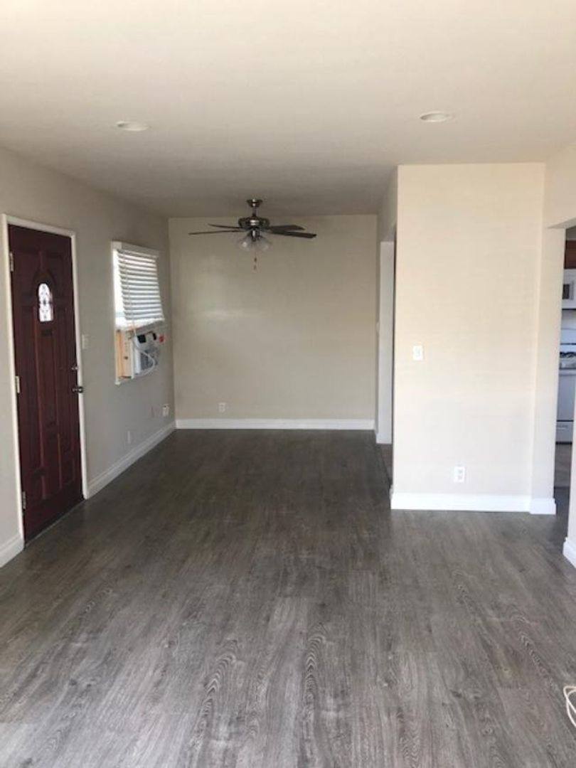 Apartment for rent at 14022 Burbank Blvd, Van Nuys, CA 91401