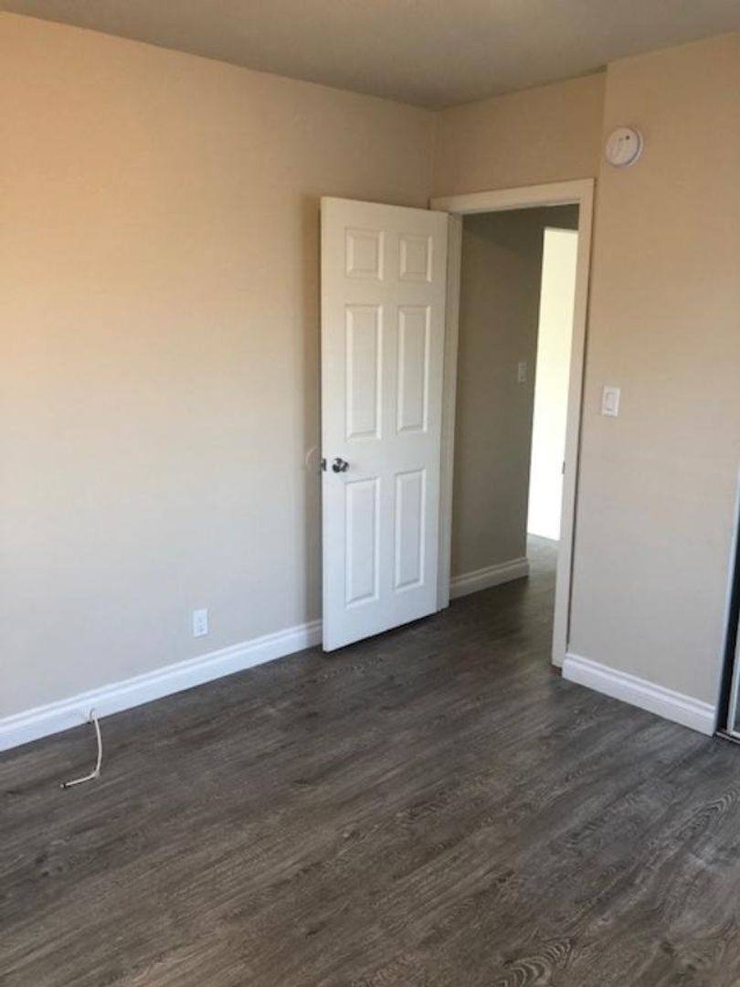 Apartment for rent at 14022 Burbank Blvd, Van Nuys, CA 91401