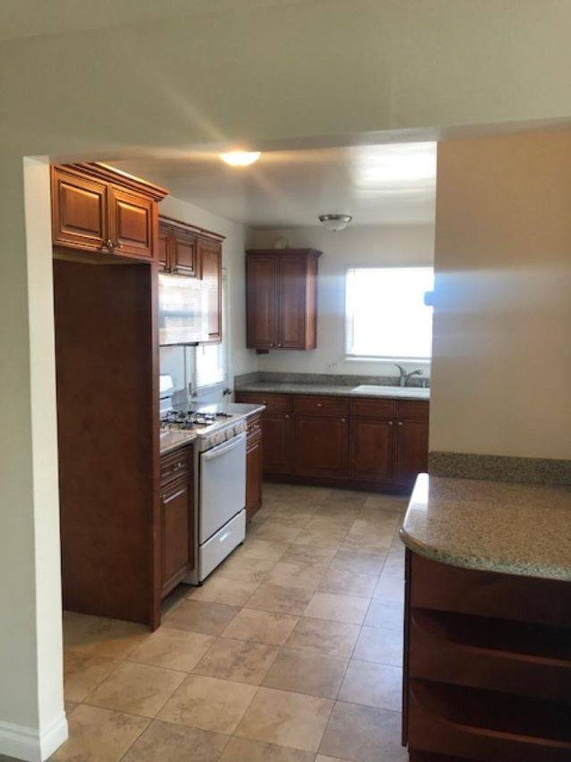 Apartment for rent at 14022 Burbank Blvd, Van Nuys, CA 91401