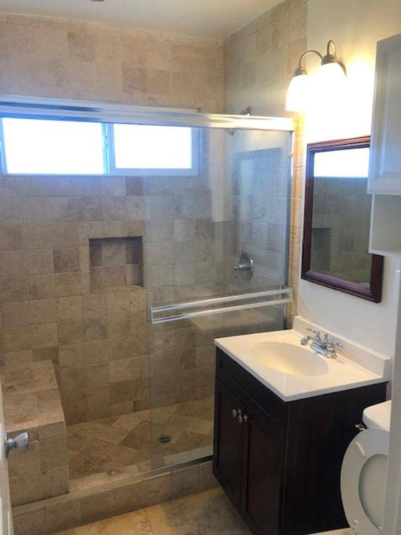Apartment for rent at 14022 Burbank Blvd, Van Nuys, CA 91401