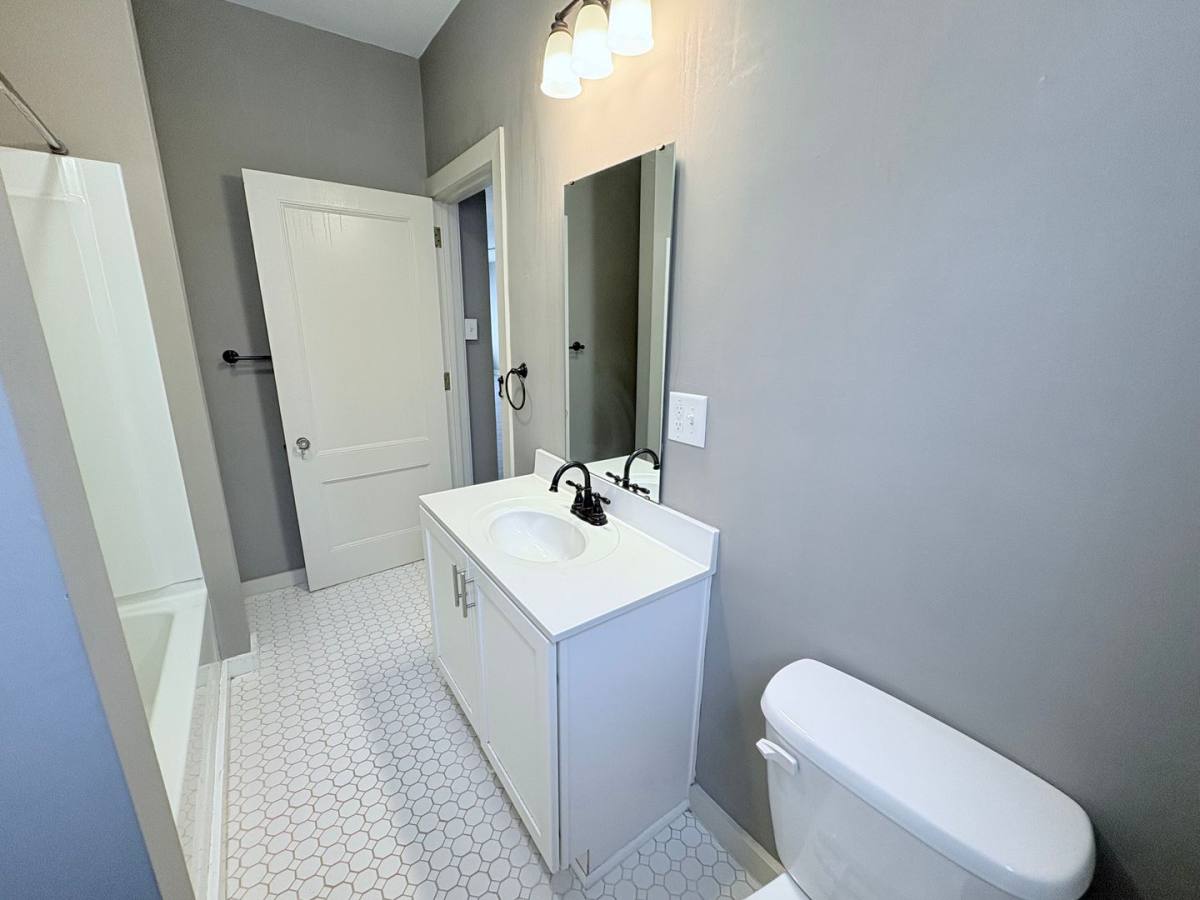 Apartment for rent at 7 W Philadelphia St #3F, York, PA 17401