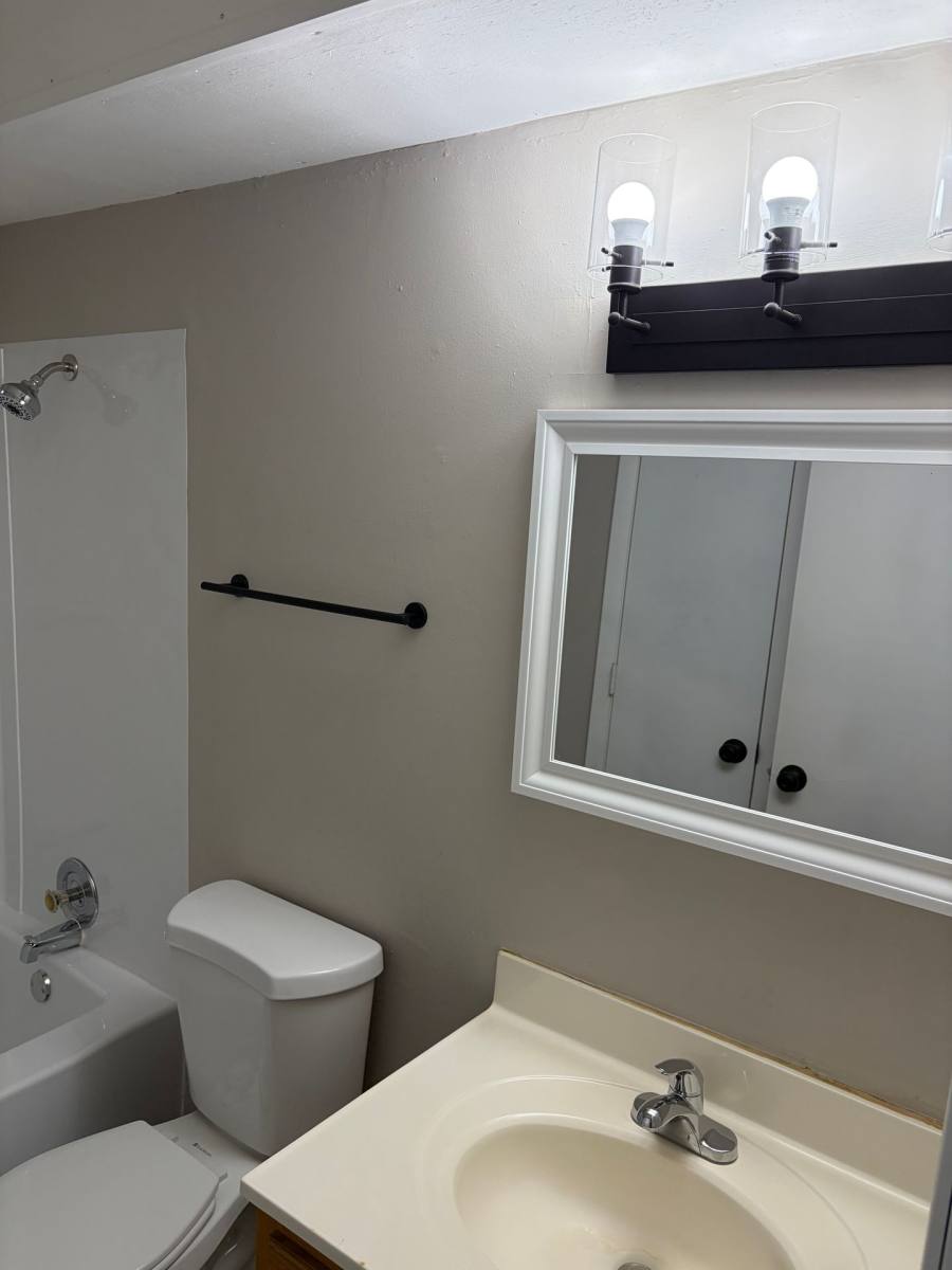 Apartment for rent at 2404-2406-2408 Whitegate Dr, Columbia, MO 65202