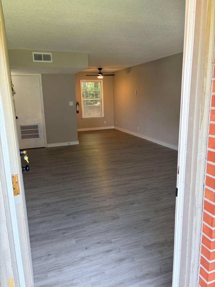 Apartment for rent at 2404-2406-2408 Whitegate Dr, Columbia, MO 65202