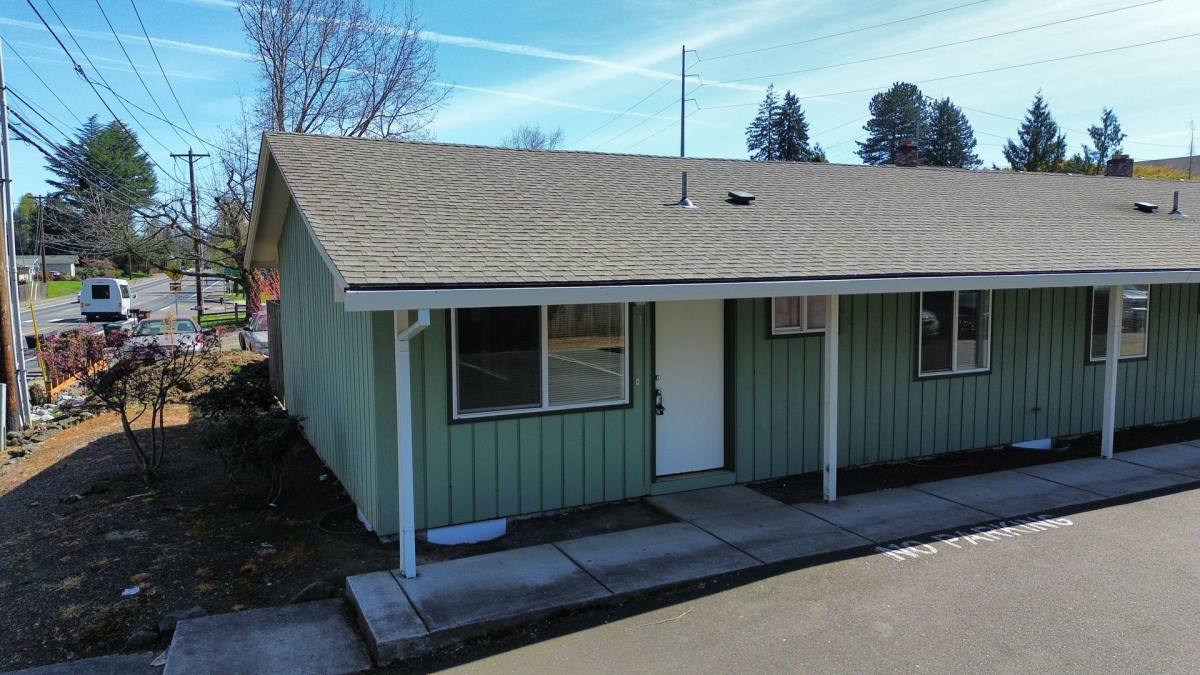 Apartment for rent at 1134 E Main St, Hillsboro, OR 97123