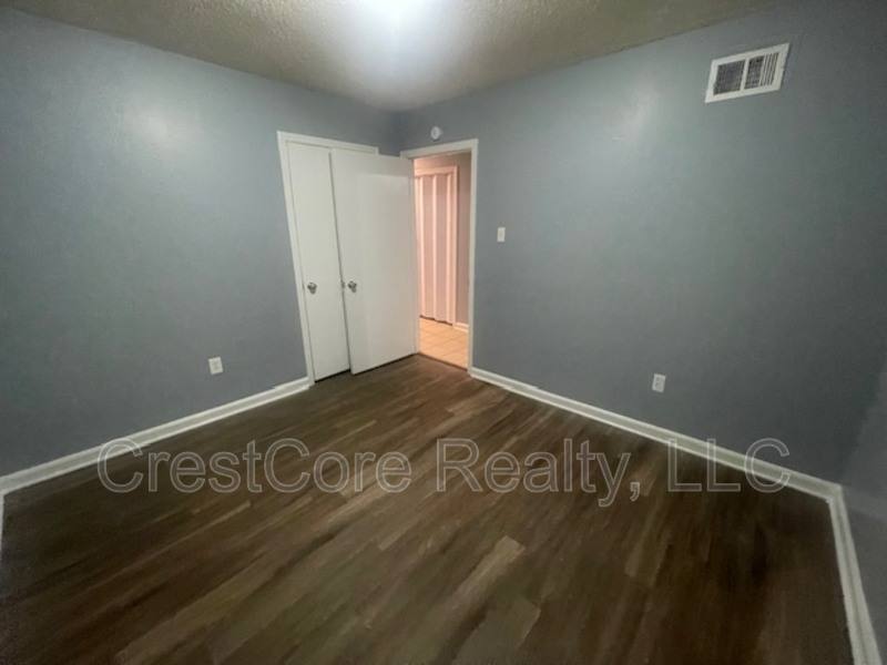 Apartment for rent at 5492 Apple Blossom Dr, Memphis, TN 38115