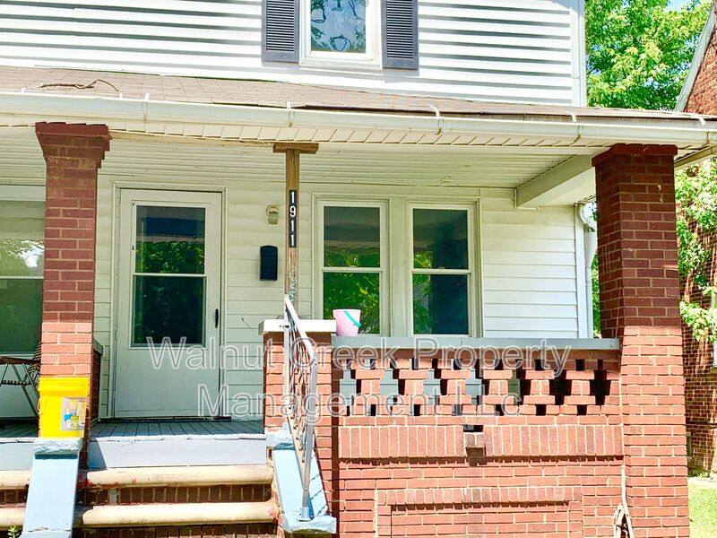 House for rent at 1911 E 34th St, Lorain, OH 44055