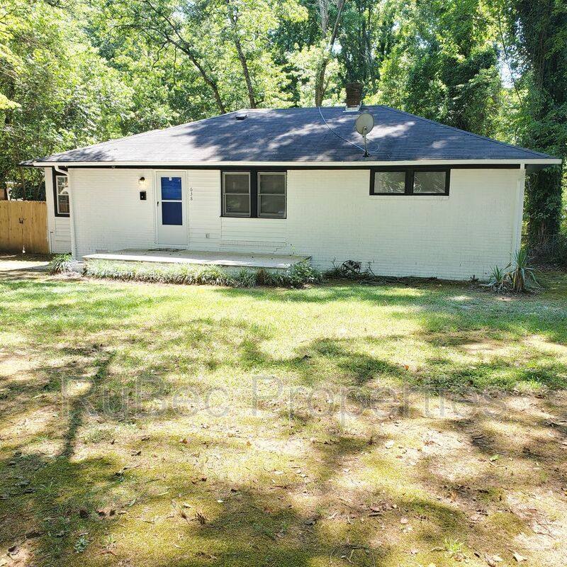 House for rent at 638 Vanderbrooke Rd, Charlotte, NC 28215