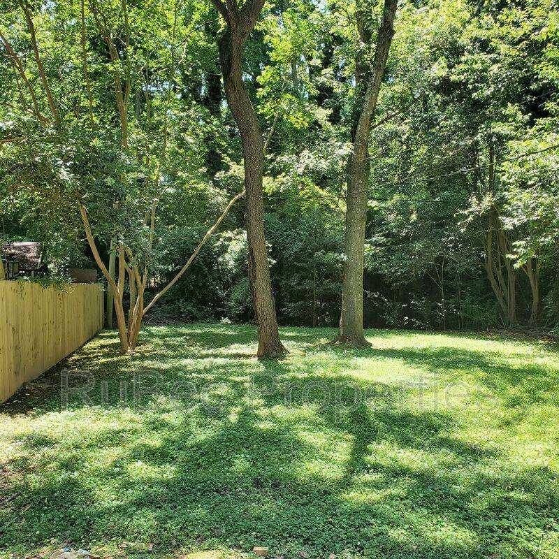 House for rent at 638 Vanderbrooke Rd, Charlotte, NC 28215