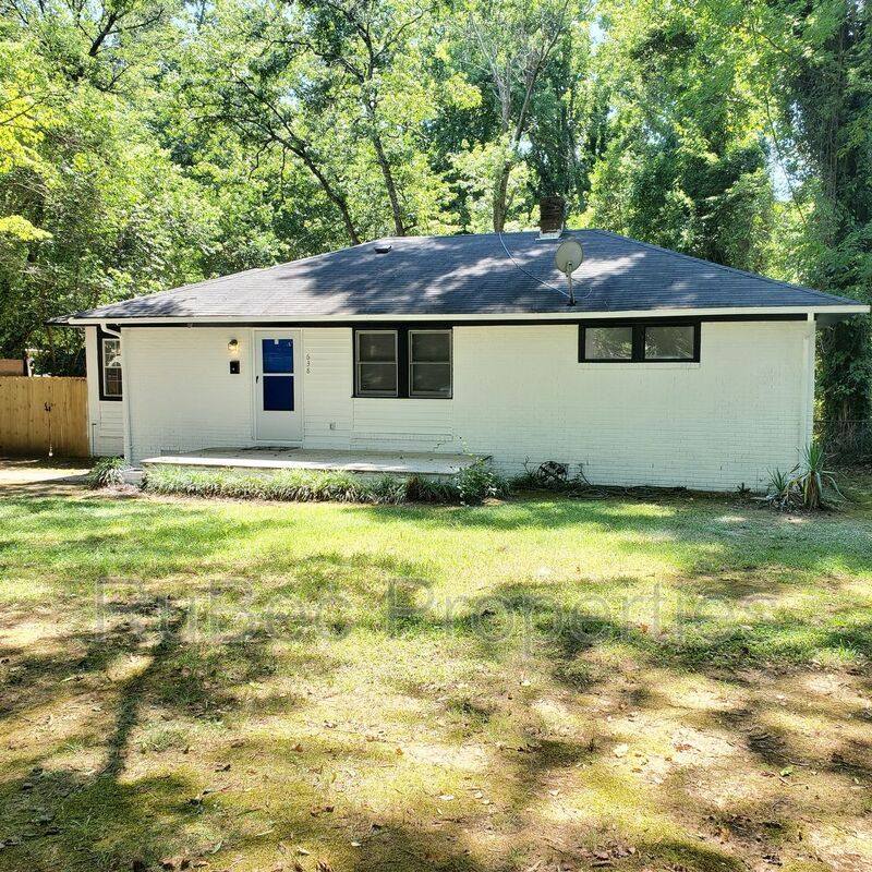 House for rent at 638 Vanderbrooke Rd, Charlotte, NC 28215