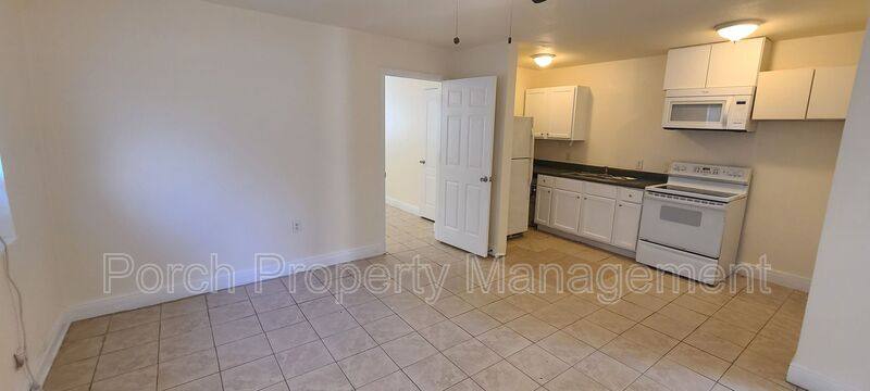 Apartment for rent at 1 Ellis Dr #B, Pensacola, FL 32507