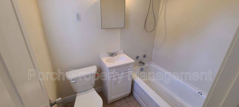 Apartment for rent at 1 Ellis Dr #B, Pensacola, FL 32507