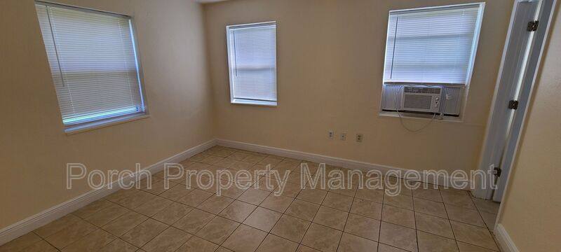 Apartment for rent at 1 Ellis Dr #B, Pensacola, FL 32507