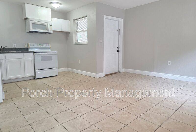 Apartment for rent at 1 Ellis Dr #B, Pensacola, FL 32507