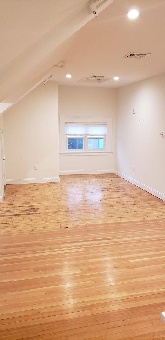 Apartment for rent at 703 Whitney Ave, New Haven, CT 06511