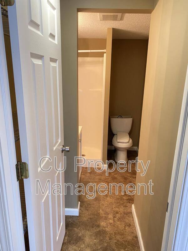 Apartment for rent at 709 W Church St #5, Champaign, IL 61821