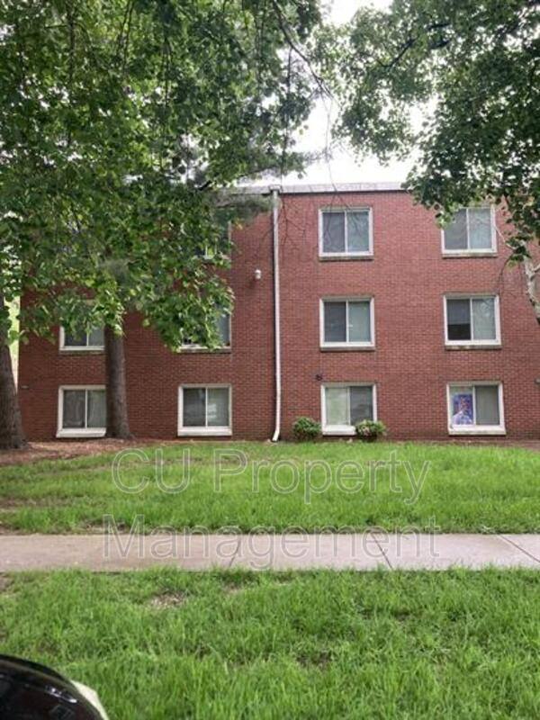 Apartment for rent at 709 W Church St #5, Champaign, IL 61821