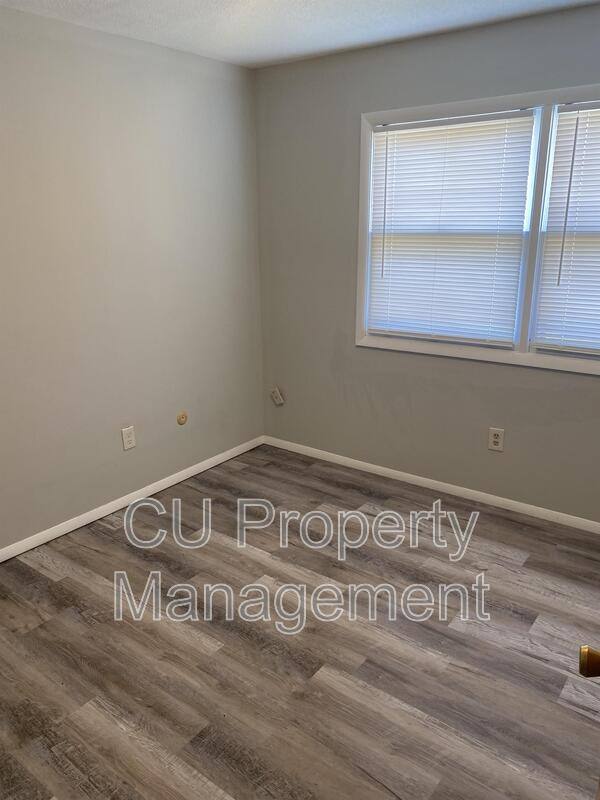 Apartment for rent at 705 Hollycrest Dr #4, Champaign, IL 61821