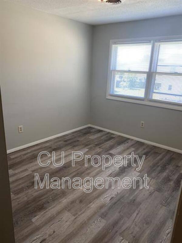 Apartment for rent at 705 Hollycrest Dr #4, Champaign, IL 61821