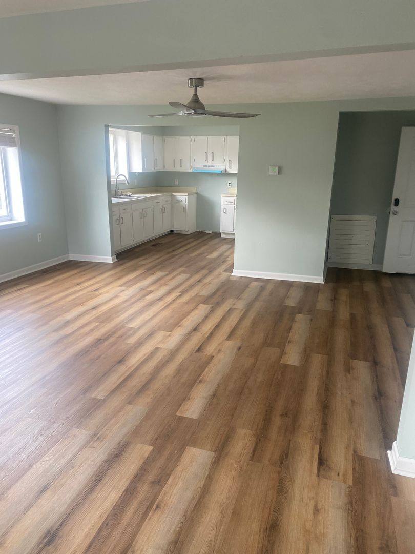 Apartment for rent at 933 Roosevelt Blvd, Eleanor, WV 25070