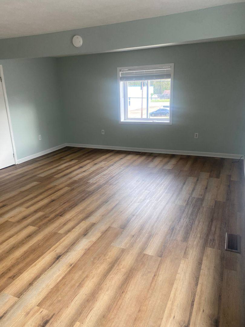 Apartment for rent at 933 Roosevelt Blvd, Eleanor, WV 25070