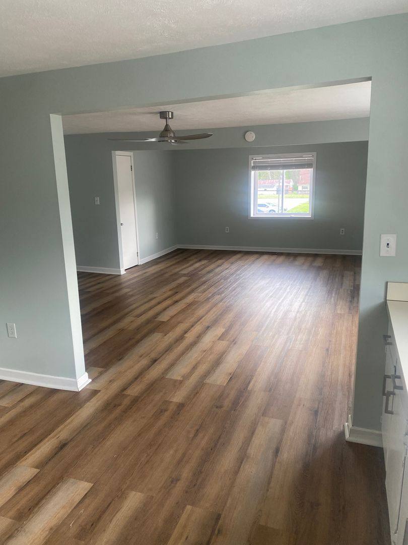 Apartment for rent at 933 Roosevelt Blvd, Eleanor, WV 25070