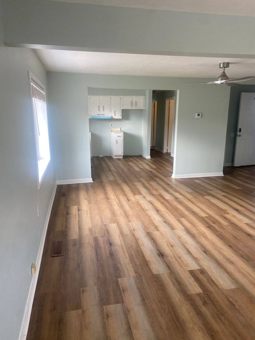 Apartment for rent at 933 Roosevelt Blvd, Eleanor, WV 25070
