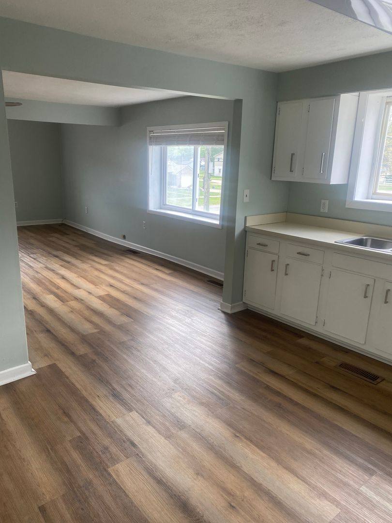 Apartment for rent at 933 Roosevelt Blvd, Eleanor, WV 25070