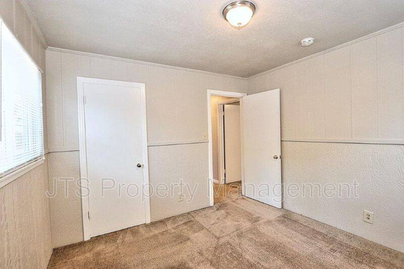 Apartment for rent at 4439 V St #1, Sacramento, CA 95817